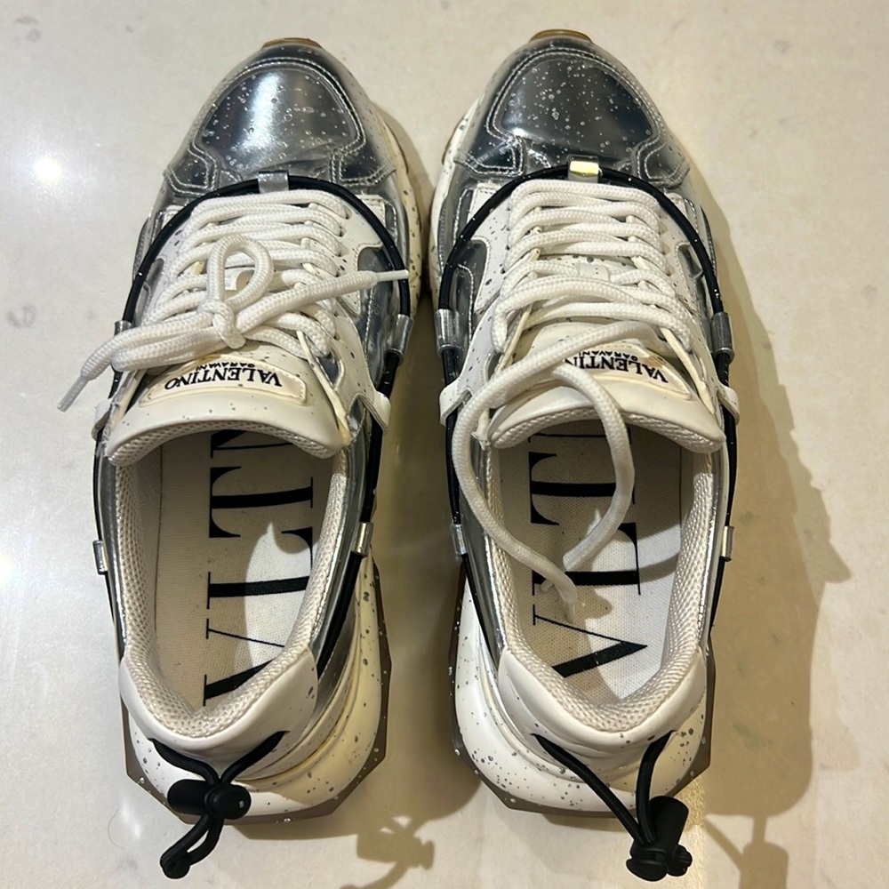 Men Valentino sneakers size 8.5 US